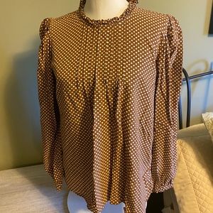 Polkadots blouse with high neck